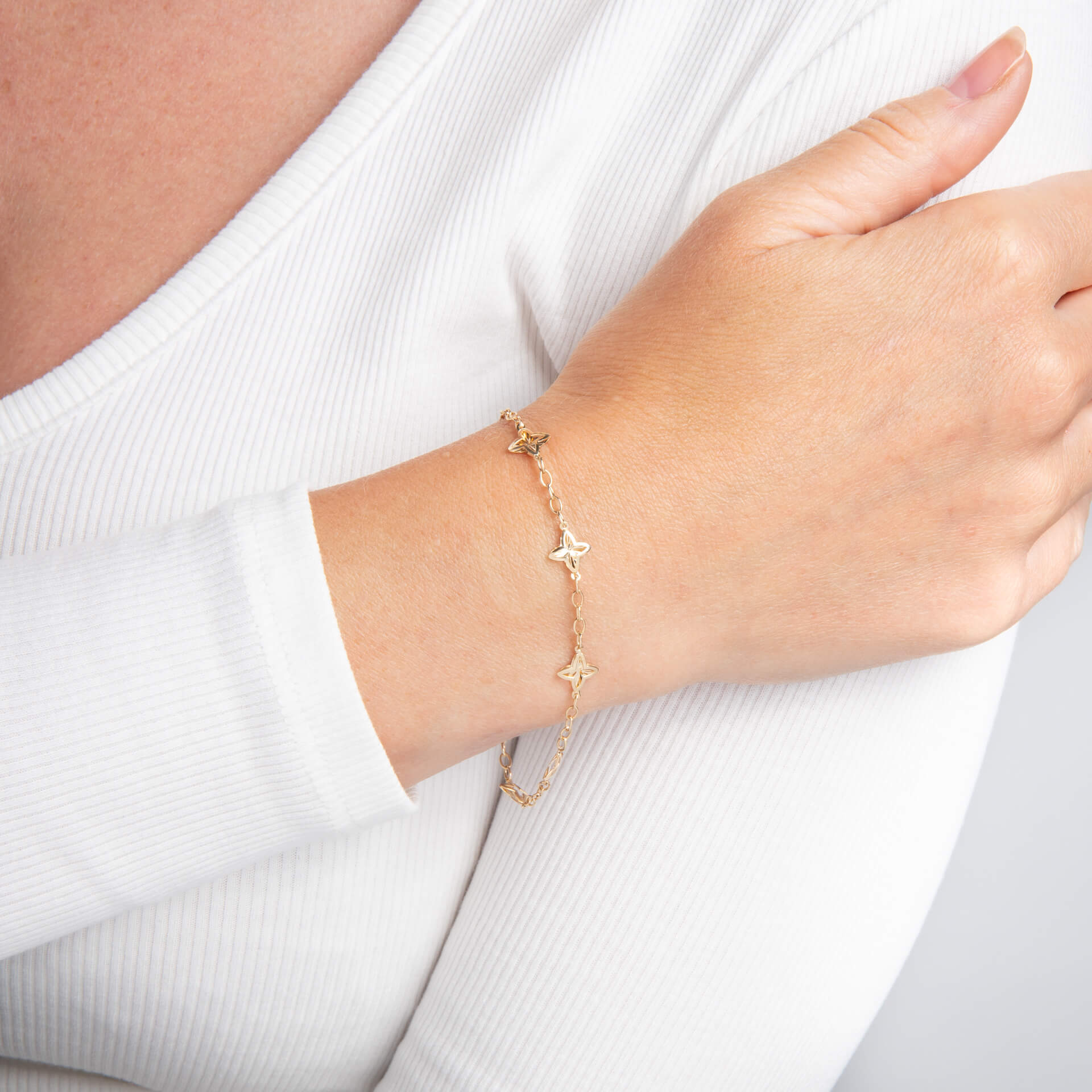 Elements Gold Textured Flower Station Bracelet