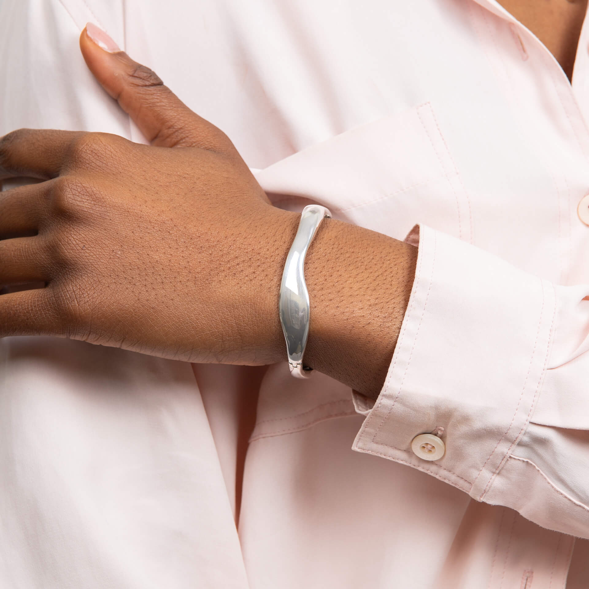 Beginnings Organic Wave Statement Hinged Bangle