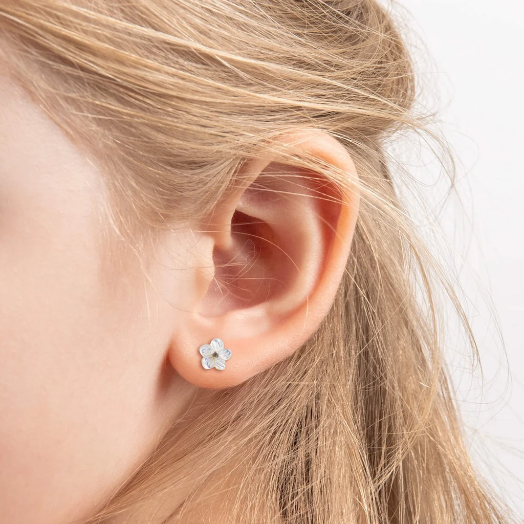 D for Diamond Carved Mother of Pearl Flower Stud Earrings with Diamond E6688W