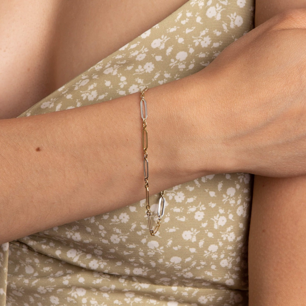 Elements Gold Elongated Link Bracelet
