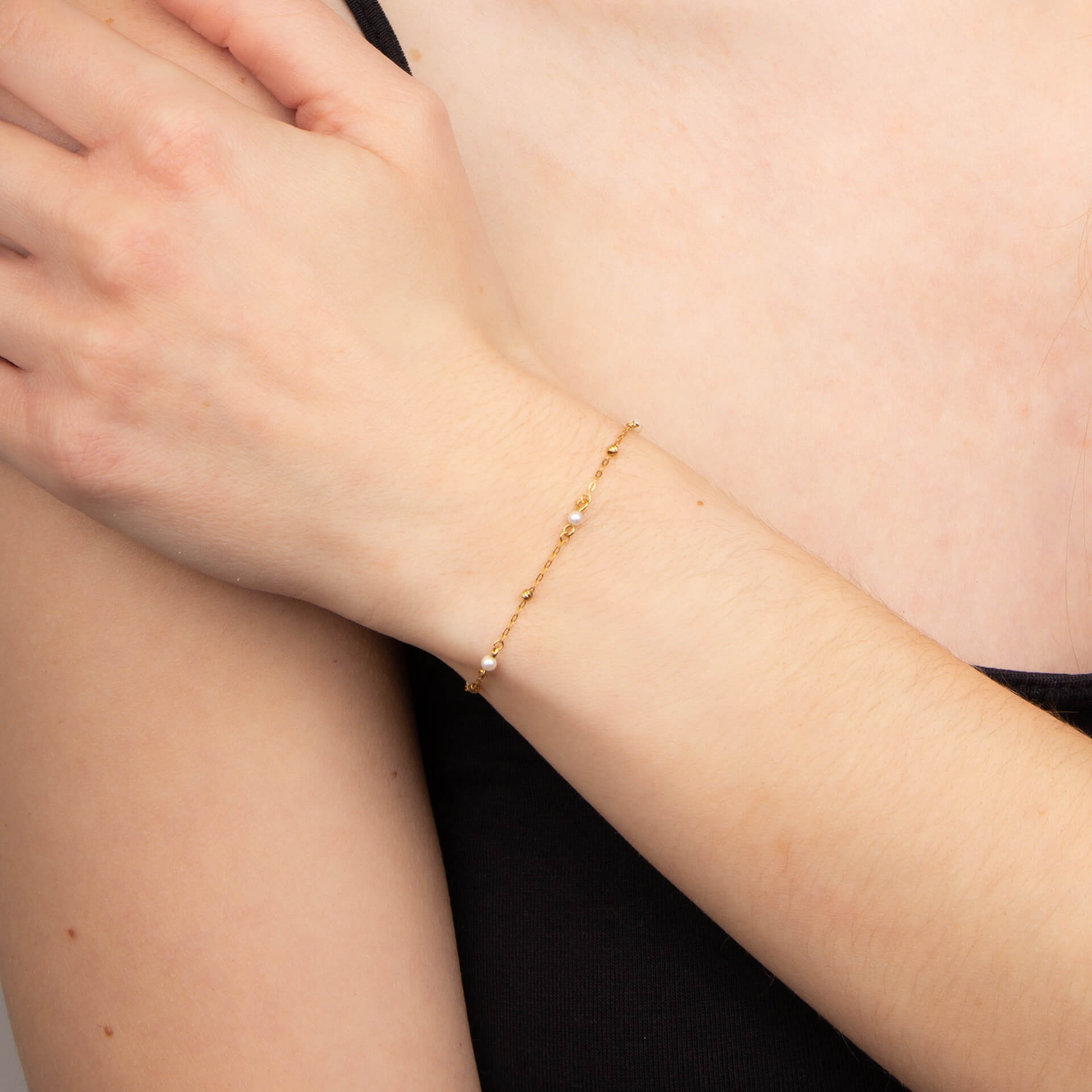 Elements Gold Trace Chain Station Bracelet with Freshwater Pearls