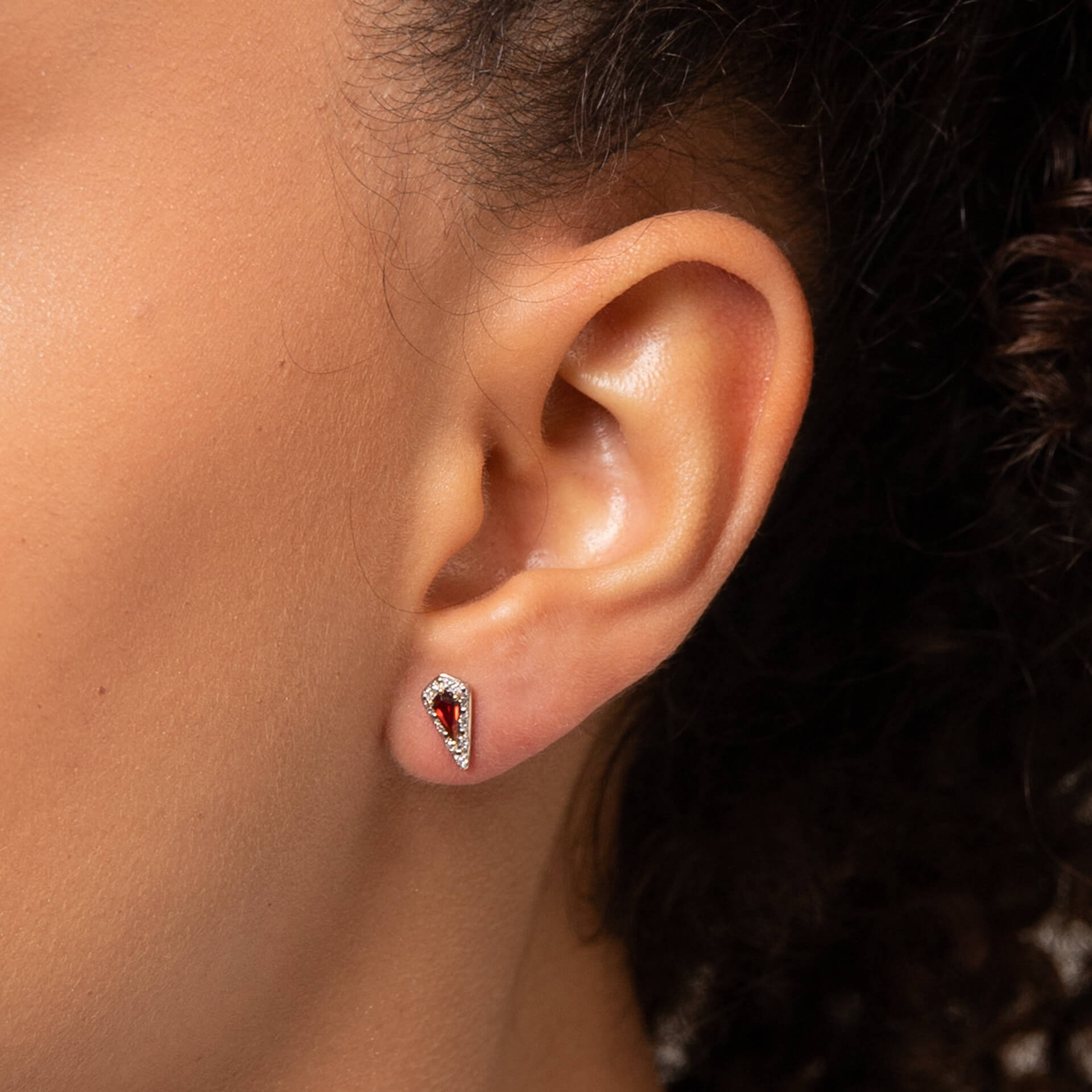 Elements Gold Trapeze Cut Garnet Stud Earrings with Diamond