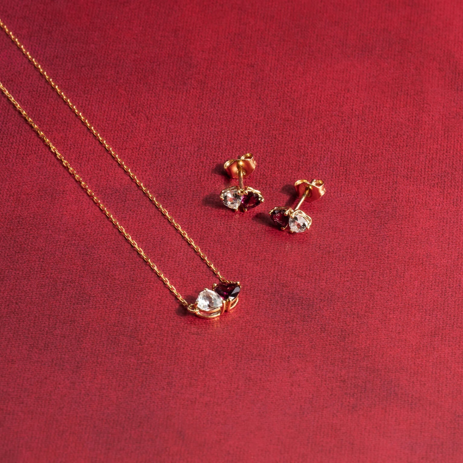 Elements Gold Toi et Moi Heart Stud Earrings