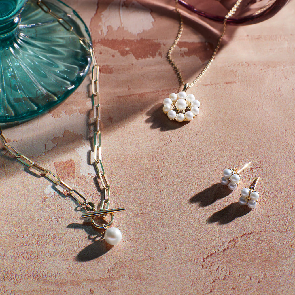 Elements Gold Floral Freshwater Pearl Pendant