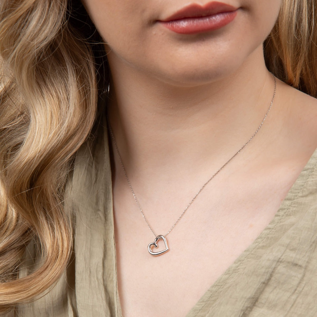 Elements Gold Organic Heart Pendant
