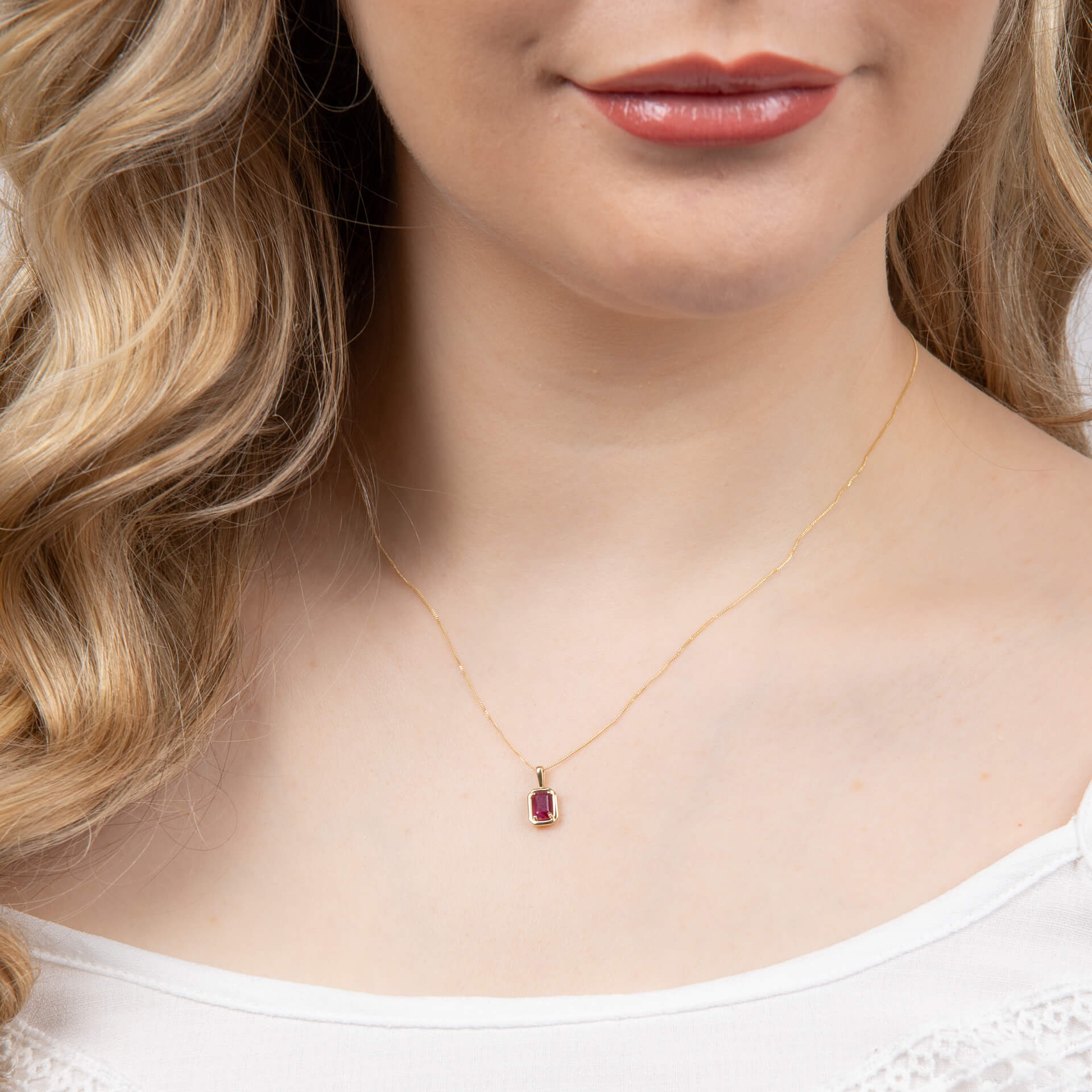 Elements Gold Chunky Border Precious Stone Pendant