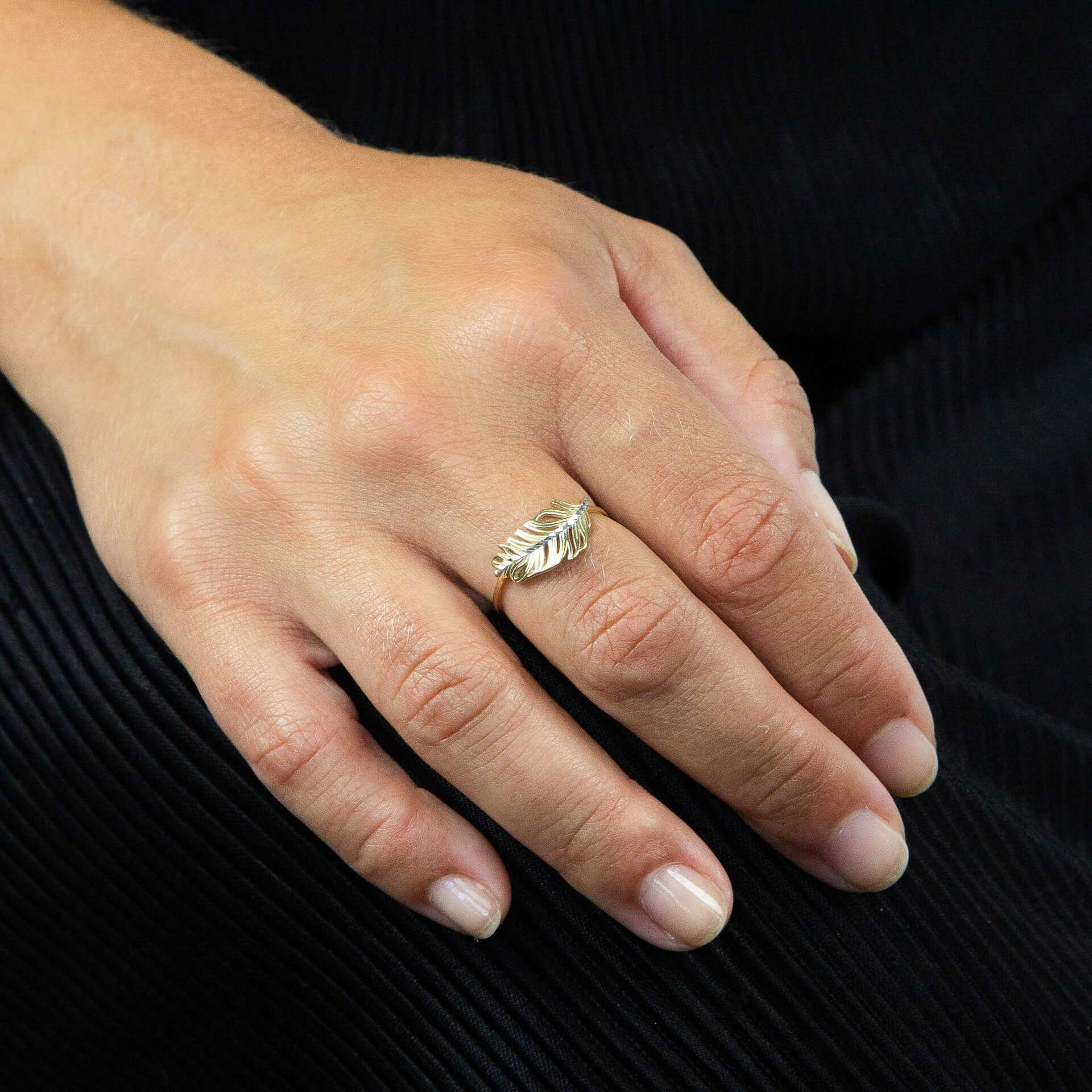 Elements Gold Plain Feather Ring