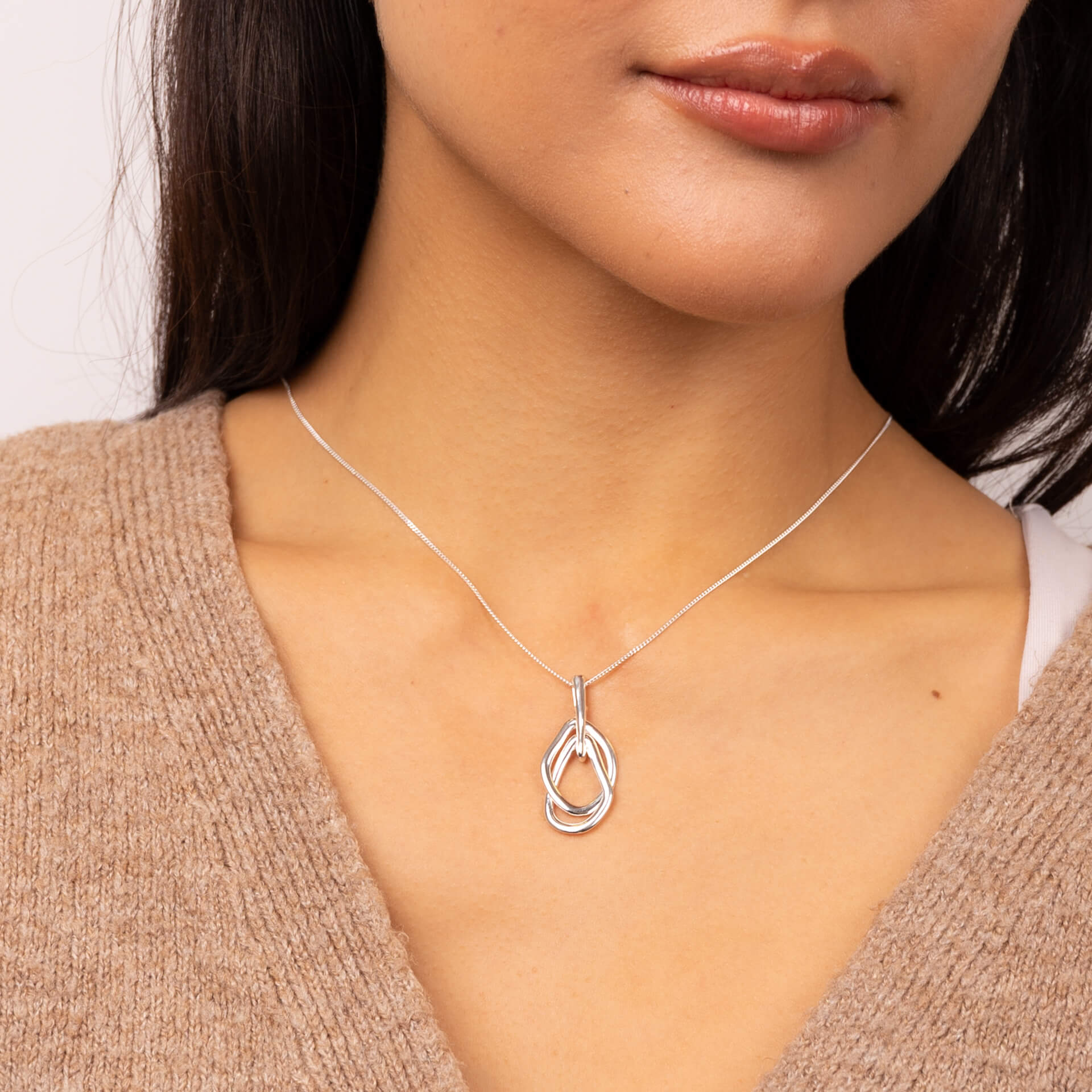 Beginnings Organic Interlinking Drop Pendant