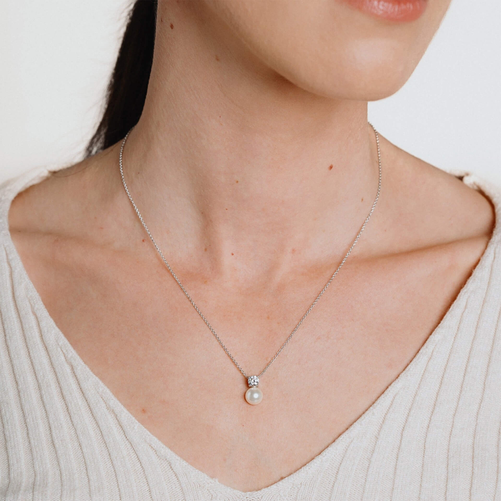 Diamonfire Claw Set Solitaire Zirconia and Shell Pearl Pendant