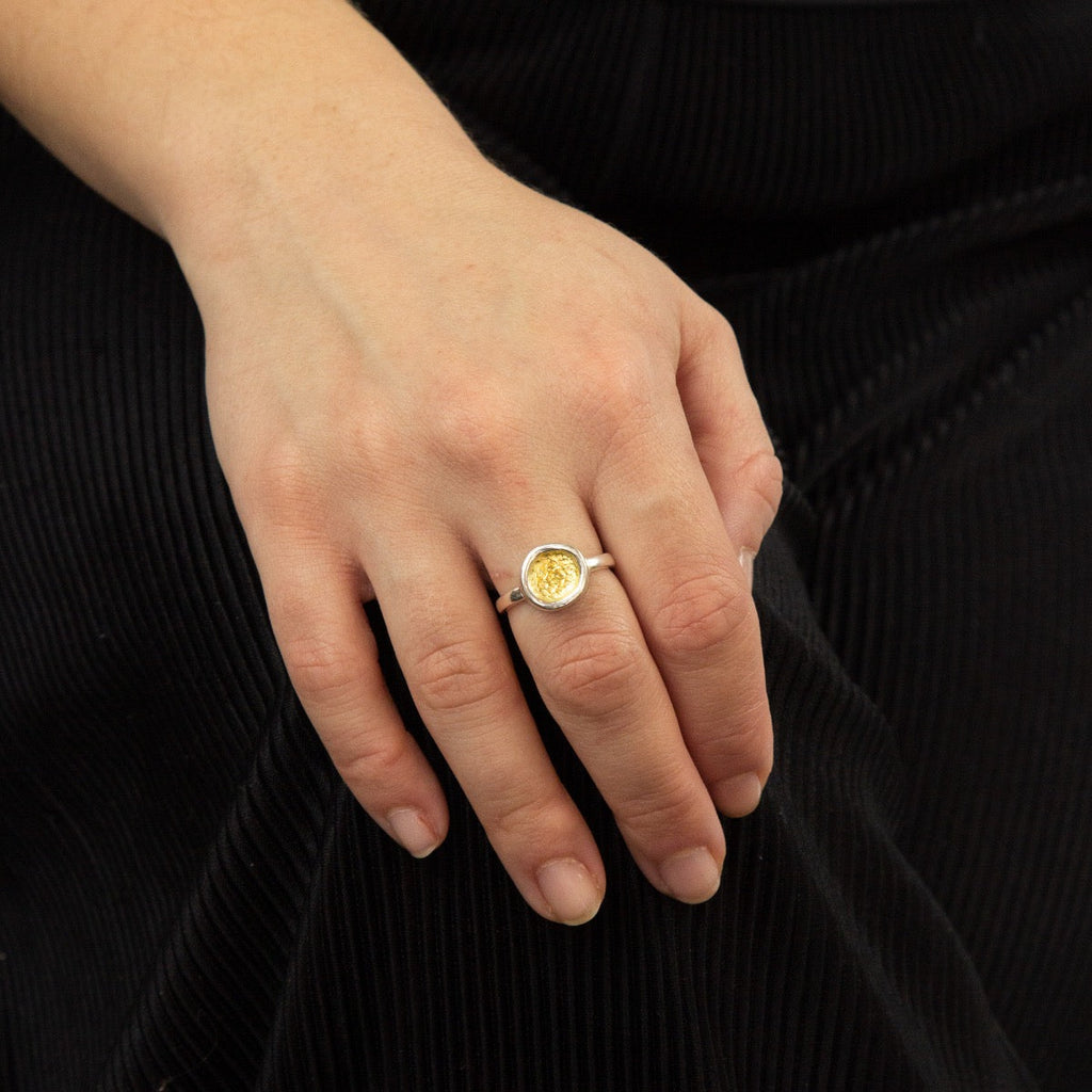 Beginnings Hammered Disc Ring