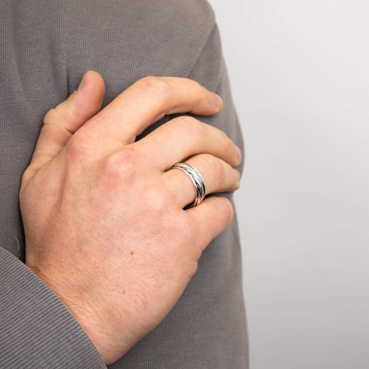 Beginnings Twist Design Spinner Ring